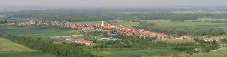 Panoramatický snímek obce Pouzdřany